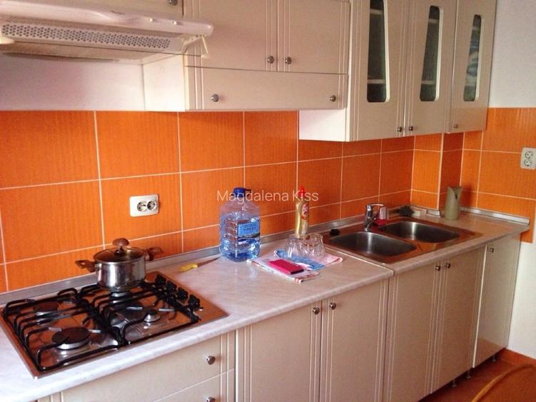 Ofer spre inchiriere ap. 4 camere decomandate