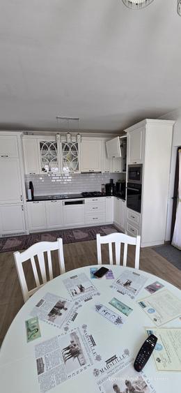 Casa noua cu etaj la Lebada - 8