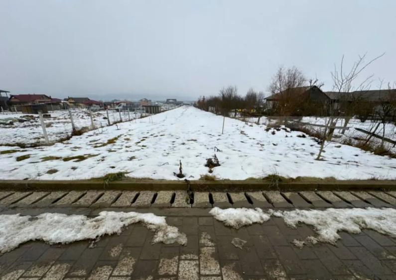 TEREN INTRAVILAN ZONA UNIREA AERODROM - 1