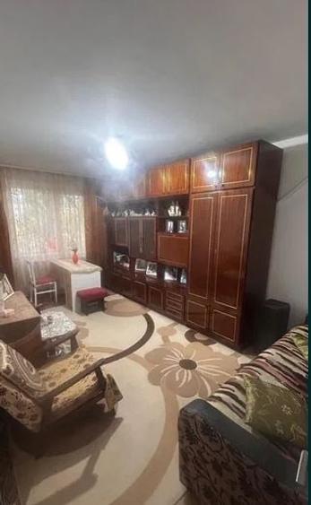 Colentina,Maior Bacila,bl.1988,reabilitat,et.2/8,DECOMANDAT,2 bai,Liber - 1