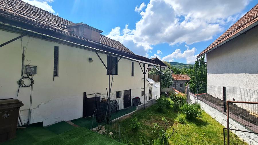 Casa singur in curte - zona Centrul Istoric - peisaj panoramic - 2