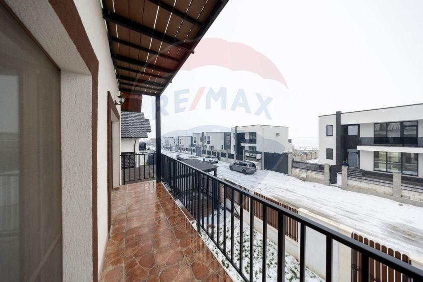 Casa cu 9 camere, teren 501 mp,  Harman! - 32