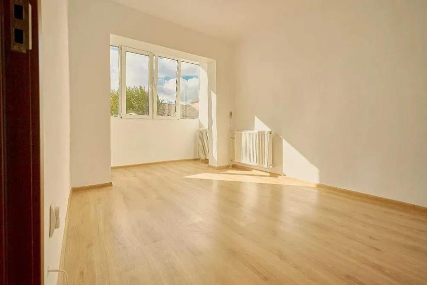 RECO . Apartament cu 2 camere Decomandat . Rogerius . - 3