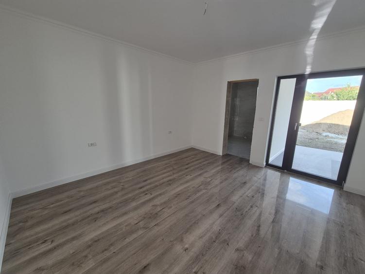 Vilă elegantă, finisată complet, Via Carmina – comision 0 - 5