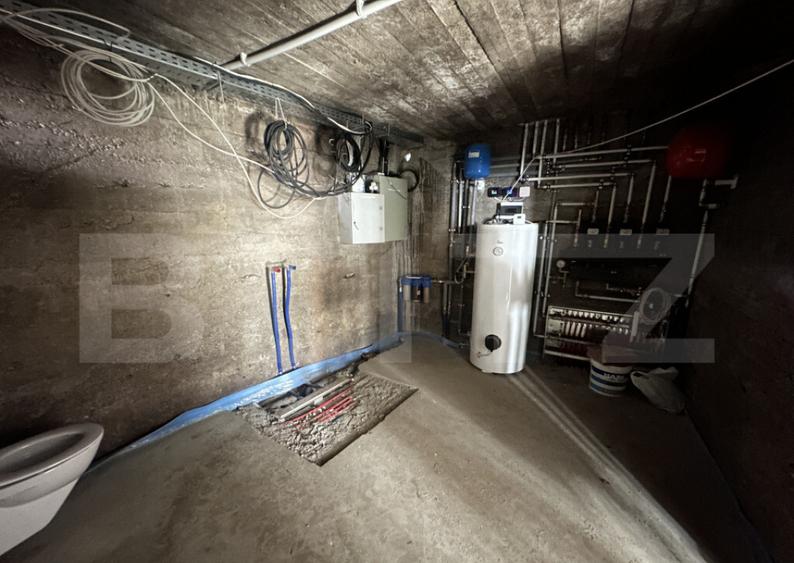 Casa 9 camere, 330 mp, 400 mp teren, zona Semicentrala - 16