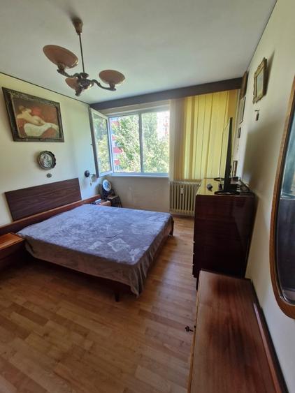 Apartament cu 2 camere semidecomandat în Berceni