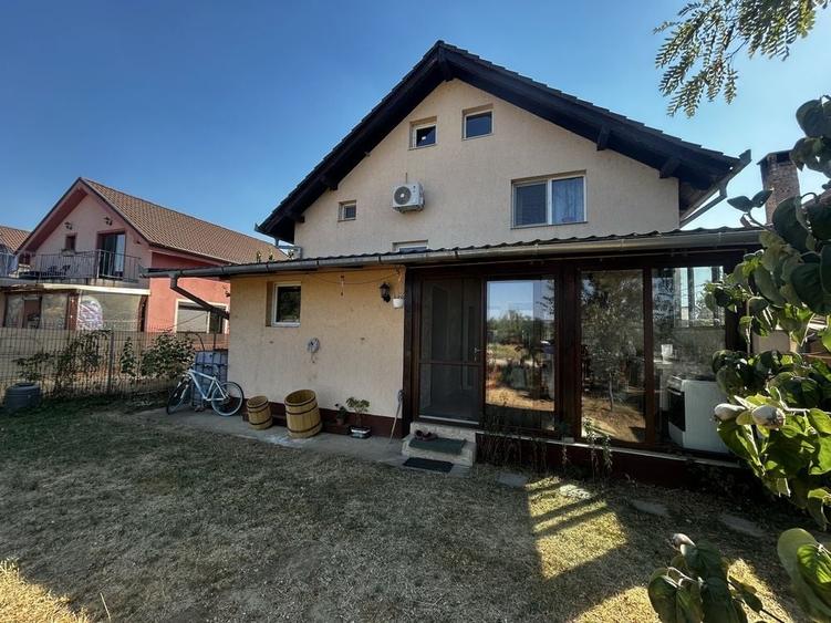 Casă cu 4 camere în Exterior Vest