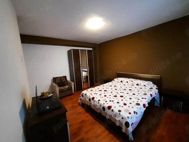 Apartament cu 3 camere decomandat în Mircea-Vodă