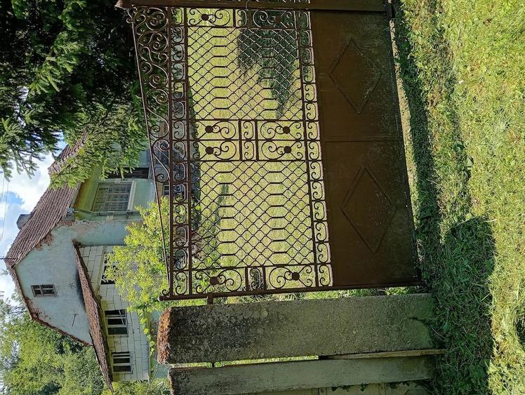 Casă cu 3 camere cu Teren 3600 Mp în Geoagiu-Băi