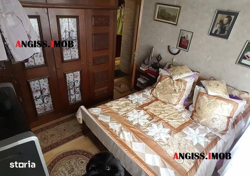 Apartament cu 3 camere decomandat în Păcii