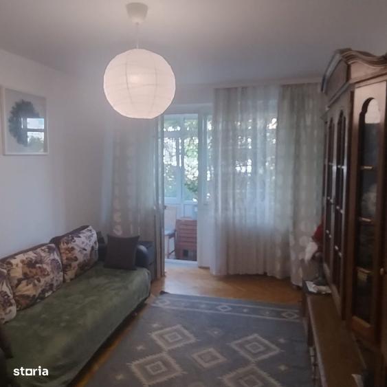 Apartament cu 3 camere decomandat în Tineretului