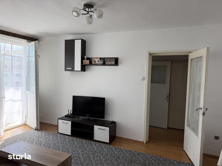 Apartament cu 2 camere semidecomandat, mobilat în Mihai Viteazul