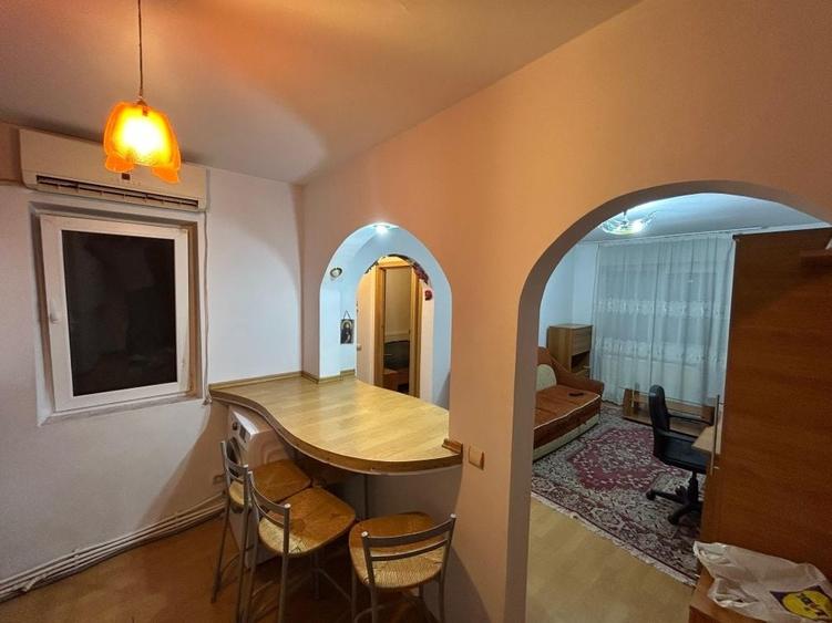 Apartament cu 2 camere decomandat în Exterior Vest