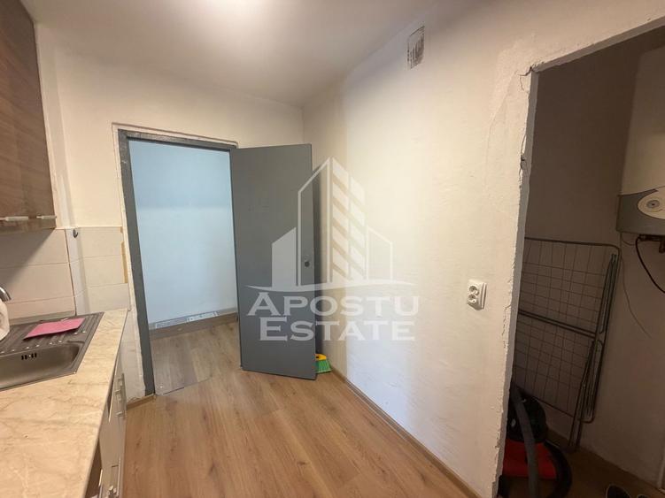 Apartament cu 2 camere semidecomandat, mobilat în Lipovei