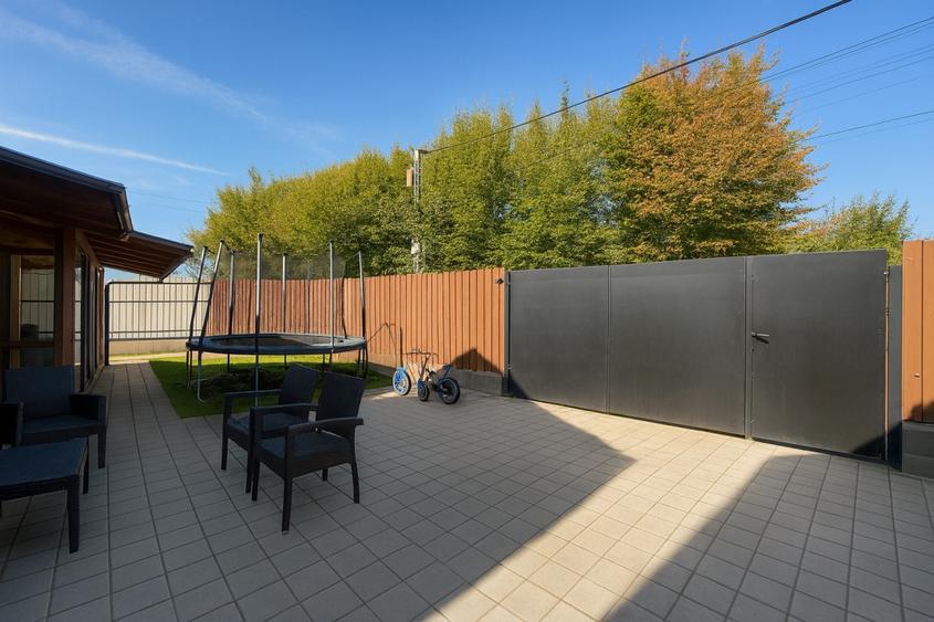 Casă cu 5 camere cu Teren 238 Mp în Cisnădie