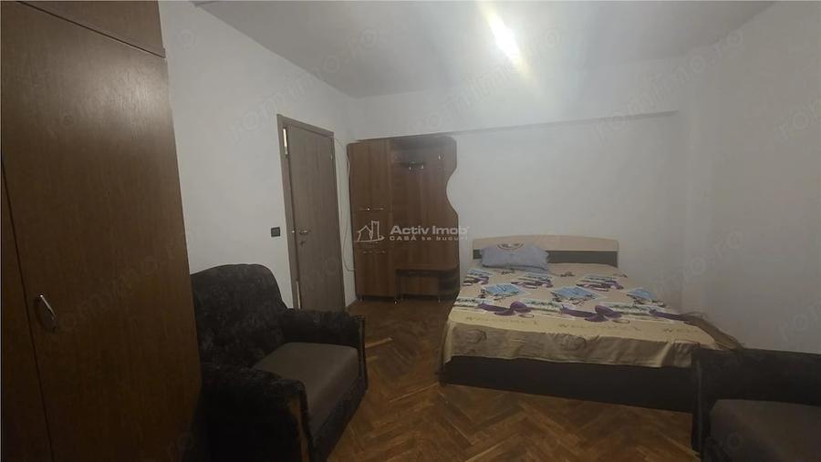 Apartament cu 2 camere decomandat în Calea București