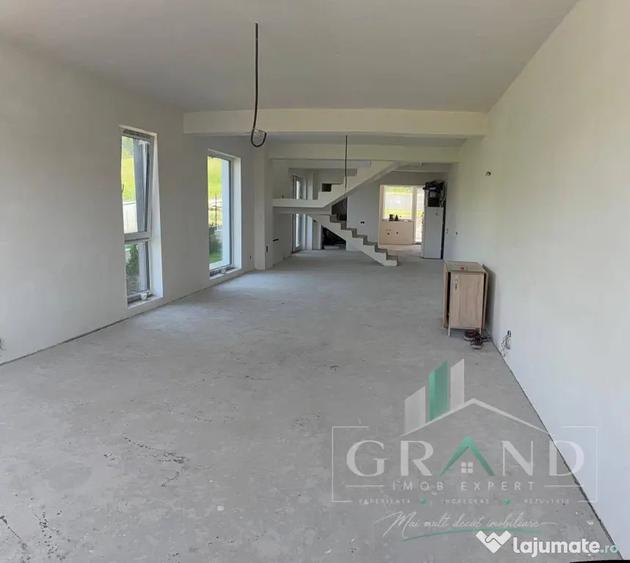 Casă cu 4 camere cu Teren 260 Mp în Central