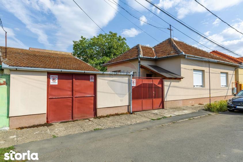 Casă cu 3 camere cu Canalizare în Șega