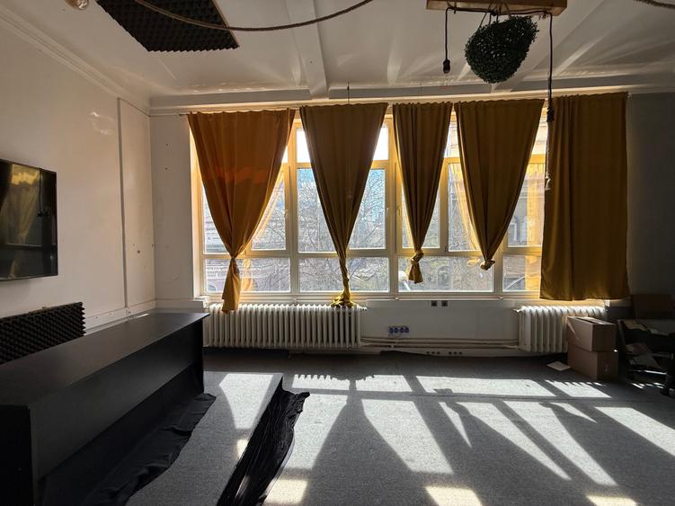 Birou, de 32 mp, în Dacia
