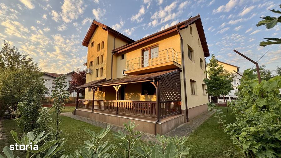 Casă cu 5 camere cu Teren 600 Mp în Lunei