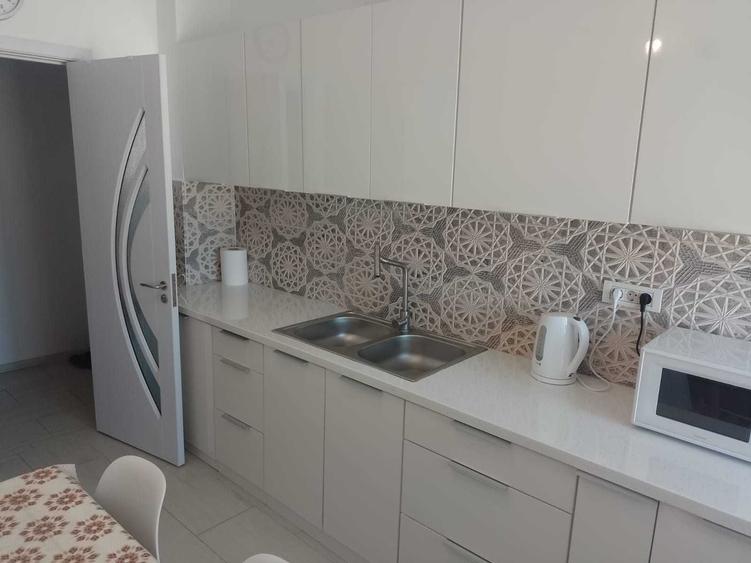 Apartament cu 2 camere semidecomandat, mobilat în Ultracentral