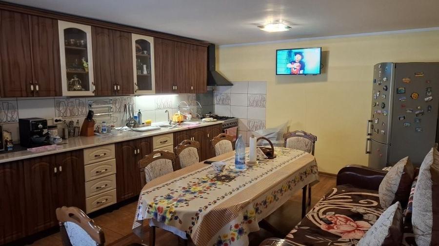 Casă cu 3 camere în Hanu Conachi