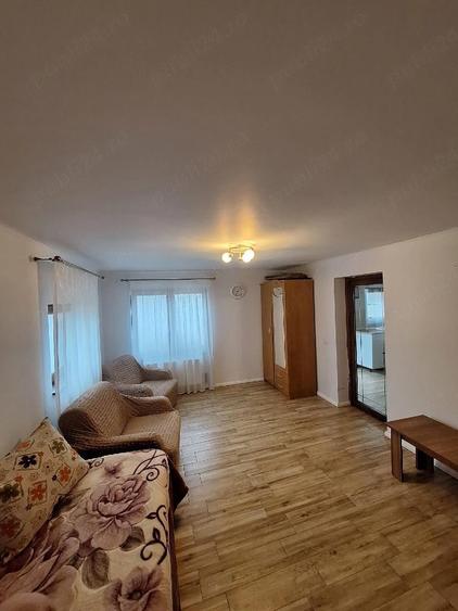 Casă cu 2 camere cu Teren 100 Mp în Central