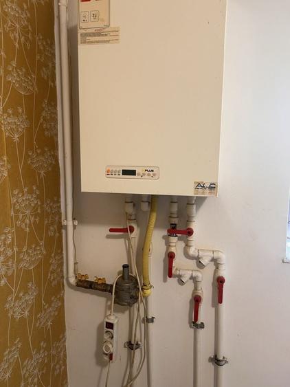 Apartament cu 3 camere decomandat în Exterior Vest