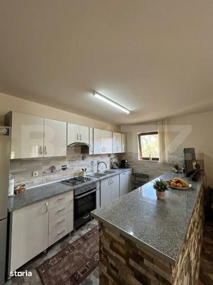 Casă cu 6 camere cu Teren 24000 Mp în Central
