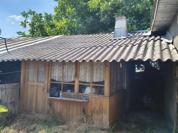 Casă cu 4 camere în Croitori