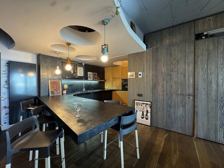 Un apartament ca o casa, cu peluza si ponton pe lac - 9