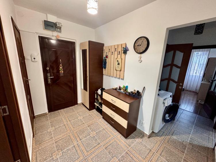 Apartament 3 camere - complet renovat - 4 minute pana la metrou! - 16