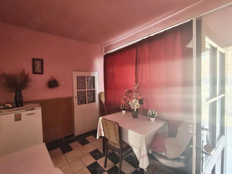 Casă cu 4 camere cu Teren 1080 Mp în Central