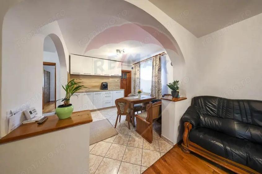 Casa si Spatiu comercial, centru in Sacele! - 17