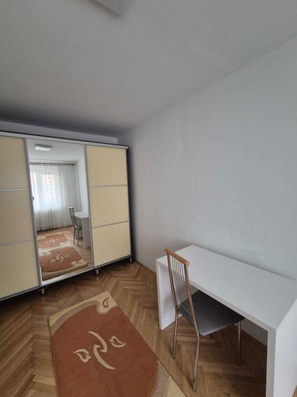 inchiriez apartament cu garaj - 7