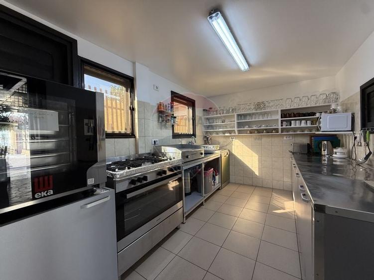 Casa / Pensiune cu 12 camere de vanzare in zona Eforie Sud Constanta - 17