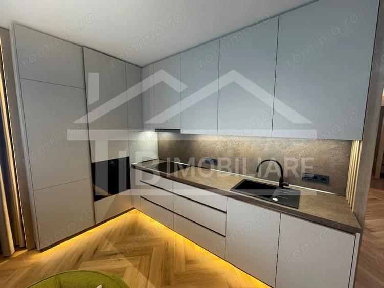Apartament cu 3 camere decomandat în Livezeni