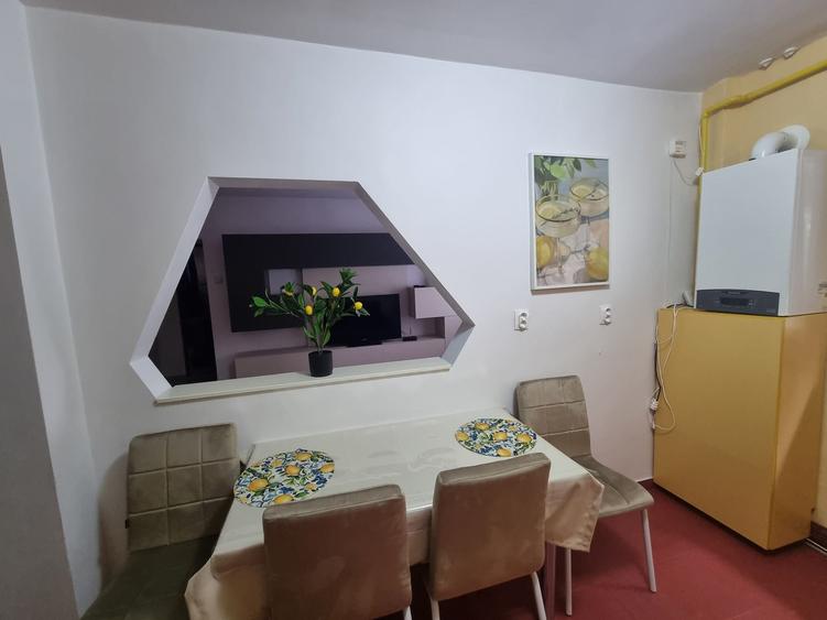 Apartament cu 3 camere decomandat în Aurel Vlaicu