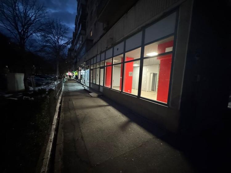 Spatiu stradal 75 mp, vitrina 10 m, 3 fazic – Ceahlau - 2