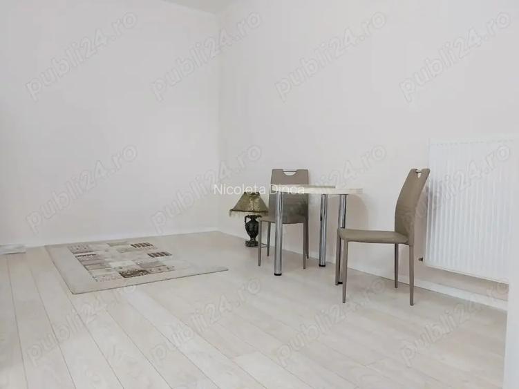 Vand apartament cu 3 camere Vand apartament cu 3 camere