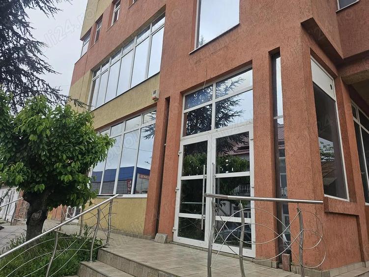 Spa?iu comercial de inchiriat in Curtea de Arge?. - 9