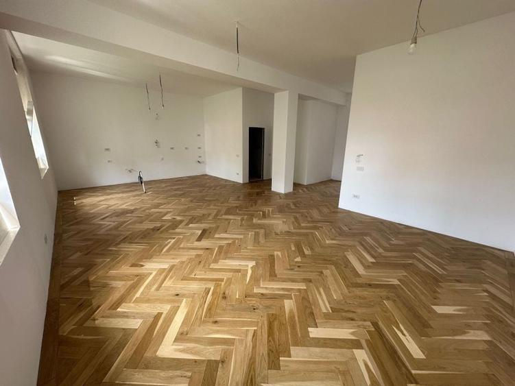 Apartament renovat în clădire istorică - are garaj - 21