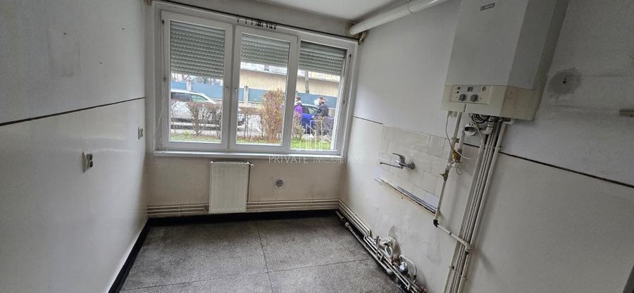 Apartament 3 Camere De Vanzare, Str Victor Babes, Zona Cornisa - 2