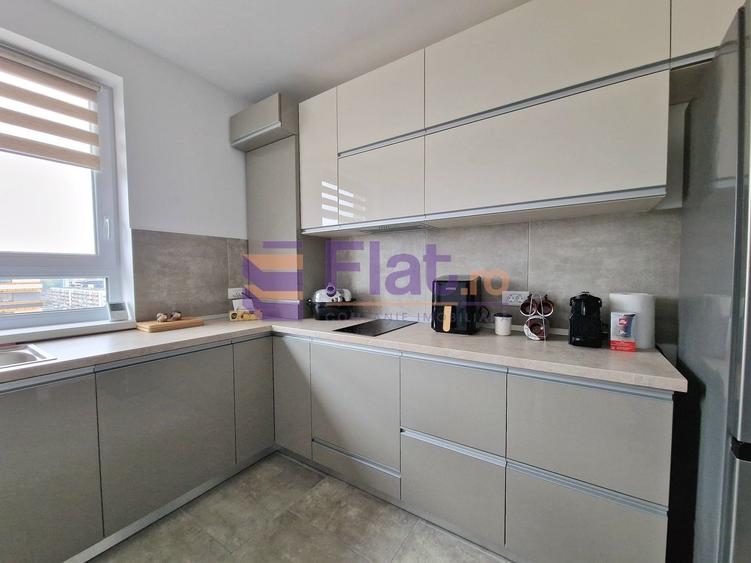Apartament cu 3 camere decomandat în Tractorul