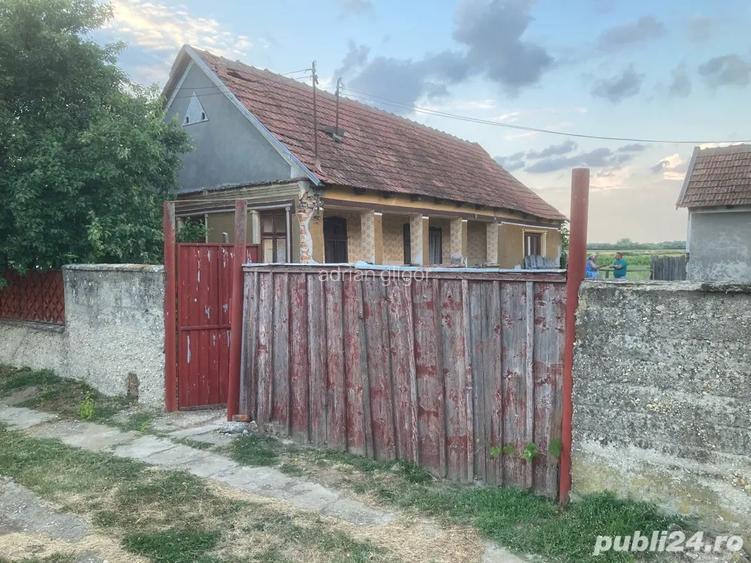 Vind Casa in localitatea Chislaz jud Bihor