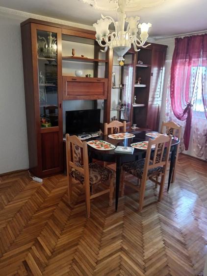 Inchiriez apartament cu trei camere - 3