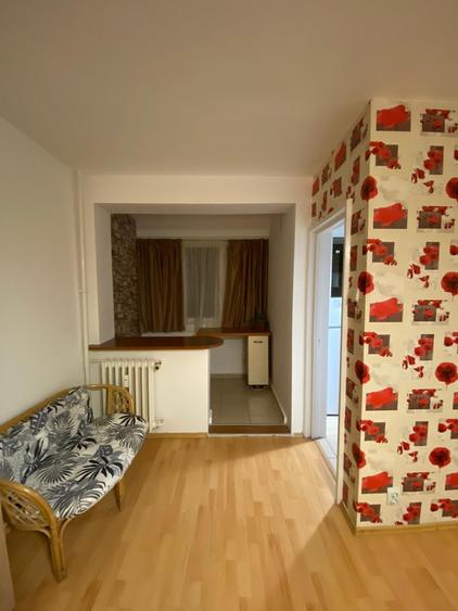 Dristor, garsoniera, 1 minut metrou, etaj 2, AC, libera - 4