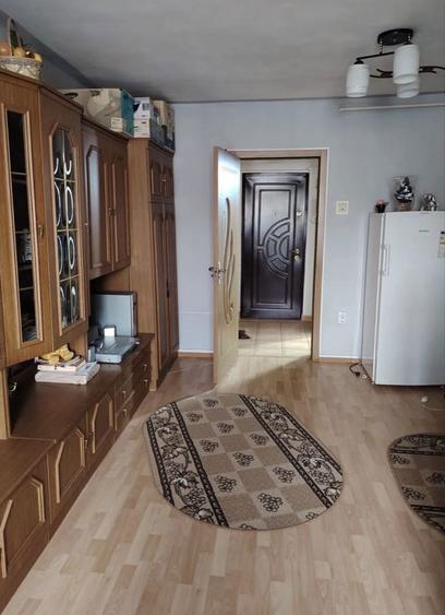 Vand apartamnetu cu 1 camera (gardoniera) contact; +40 748 144 333 - 4