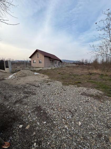 Teren intravilan de vanzare - 1