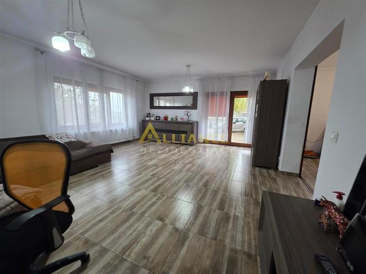 Vila cu 4 .camere 3. bai --249 mp utili - teren 881mp - 14